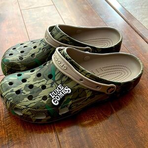 LUKE COMBS X CROCS CAMO BOOTLEGGERS Size 12 Mens Country never worn!